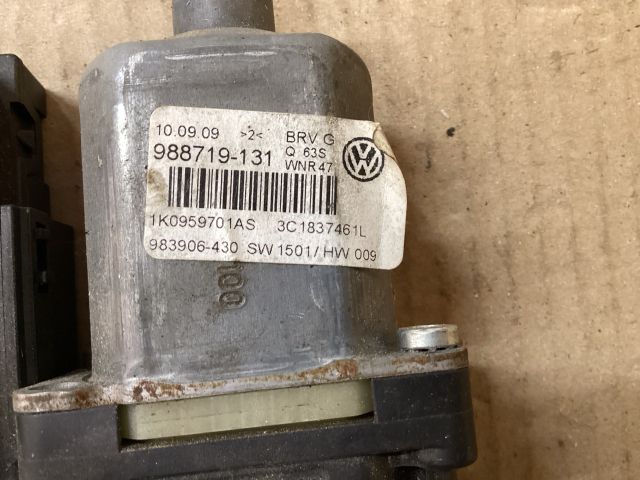 bontott VW PASSAT B7 Bal első Ablakemelő Motor