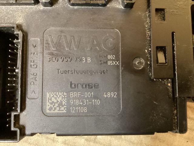 bontott VW PASSAT B7 Bal első Ablakemelő Motor