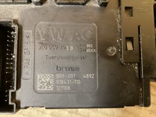 bontott VW PASSAT B7 Bal első Ablakemelő Motor