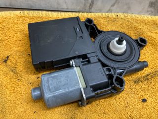 bontott VW PASSAT B7 Bal első Ablakemelő Motor