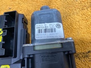 bontott VW PASSAT B7 Bal első Ablakemelő Motor