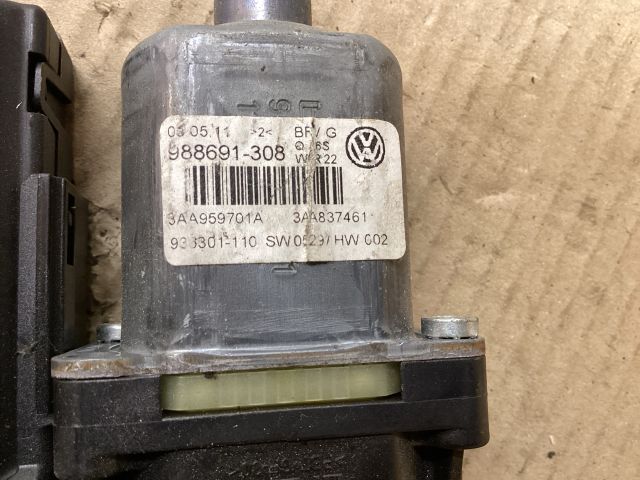 bontott VW PASSAT B7 Bal első Ablakemelő Motor