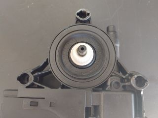 bontott VW PASSAT B7 Bal első Ablakemelő Motor