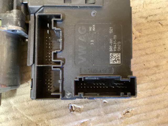 bontott VW PASSAT B7 Bal első Ablakemelő Motor