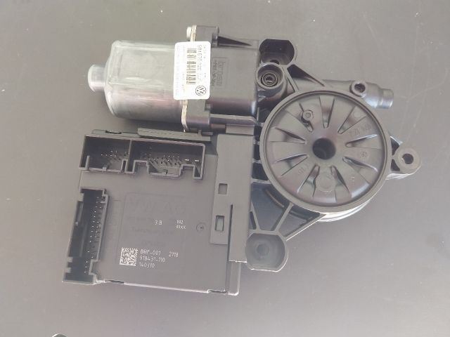 bontott VW PASSAT B7 Bal első Ablakemelő Motor
