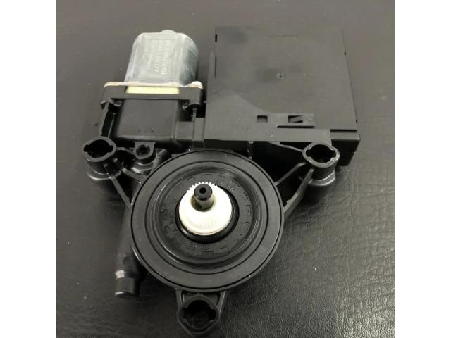 bontott VW PASSAT B7 Bal első Ablakemelő Motor