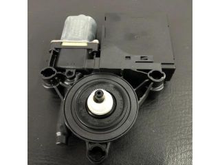 bontott VW PASSAT B7 Bal első Ablakemelő Motor