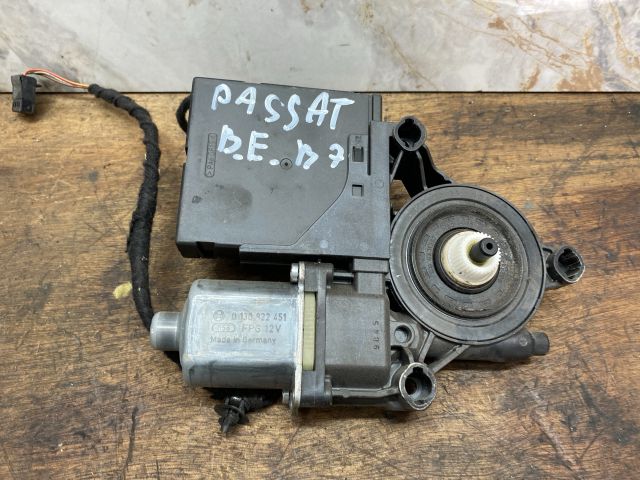 bontott VW PASSAT B7 Bal első Ablakemelő Motor