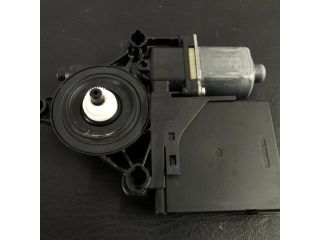 bontott VW PASSAT B7 Bal első Ablakemelő Motor