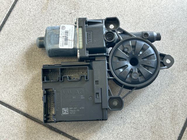 bontott VW PASSAT B7 Bal első Ablakemelő Motor