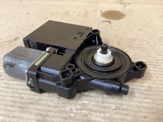 bontott VW PASSAT B7 Bal első Ablakemelő Motor