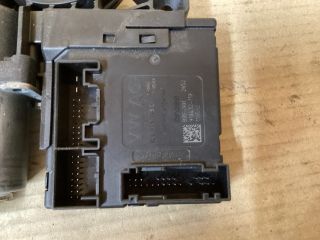 bontott VW PASSAT B7 Bal első Ablakemelő Motor