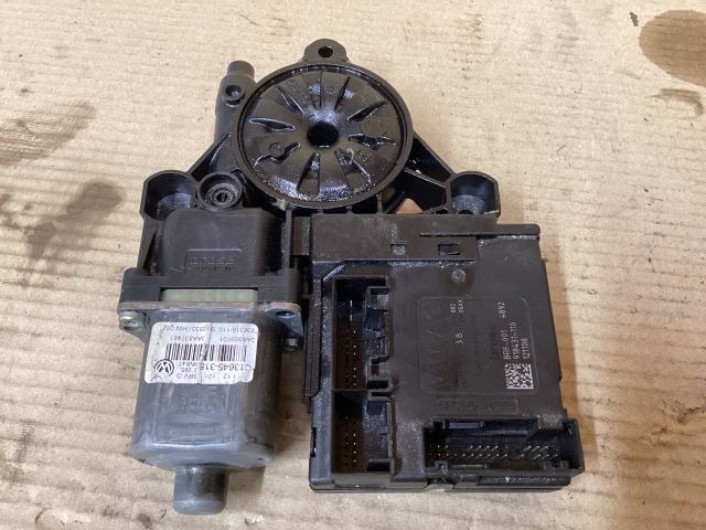 bontott VW PASSAT B7 Bal első Ablakemelő Motor