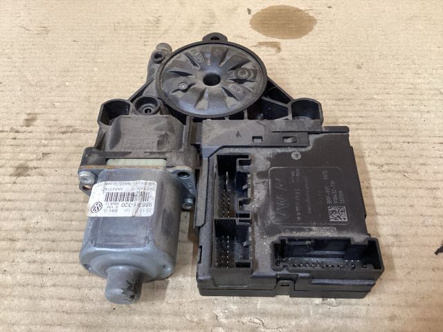 bontott VW PASSAT B7 Bal első Ablakemelő Motor