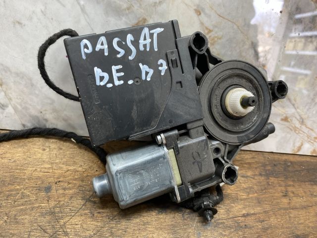 bontott VW PASSAT B7 Bal első Ablakemelő Motor
