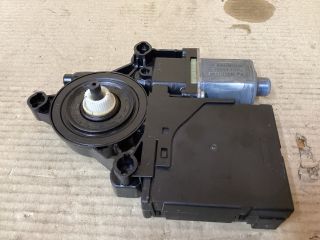 bontott VW PASSAT B7 Bal első Ablakemelő Motor