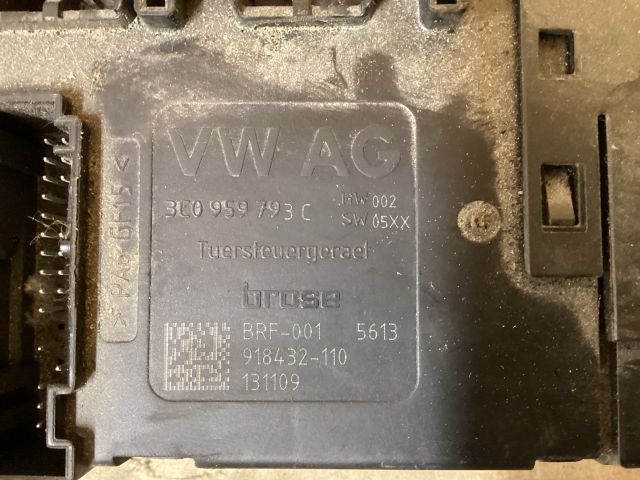 bontott VW PASSAT B7 Bal első Ablakemelő Motor