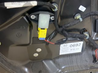 bontott VW PASSAT B7 Bal első Ablakemelő Szerkezet (Elektromos)