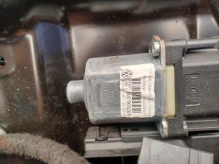 bontott VW PASSAT B7 Bal első Ablakemelő Szerkezet (Elektromos)