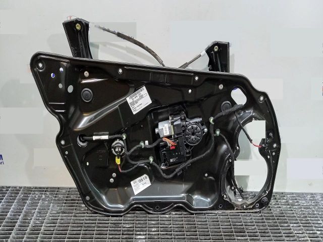 bontott VW PASSAT B7 Bal első Ablakemelő Szerkezet (Elektromos)