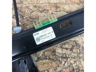 bontott VW PASSAT B7 Bal első Ablakemelő Szerkezet (Elektromos)