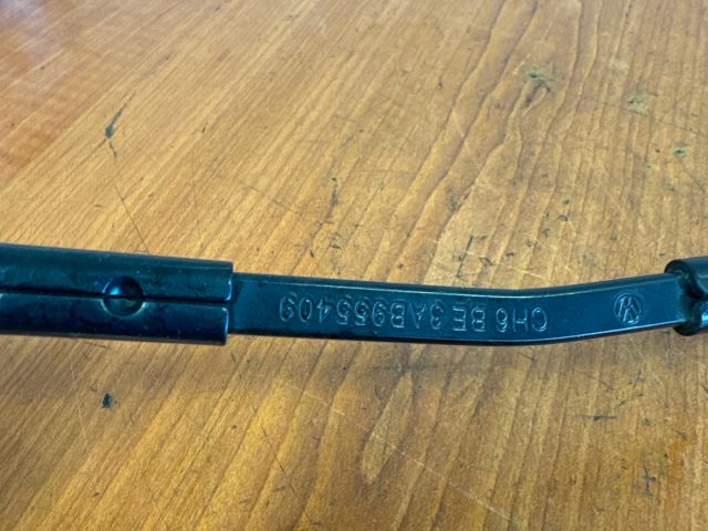 bontott VW PASSAT B7 Bal első Ablaktörlő Kar