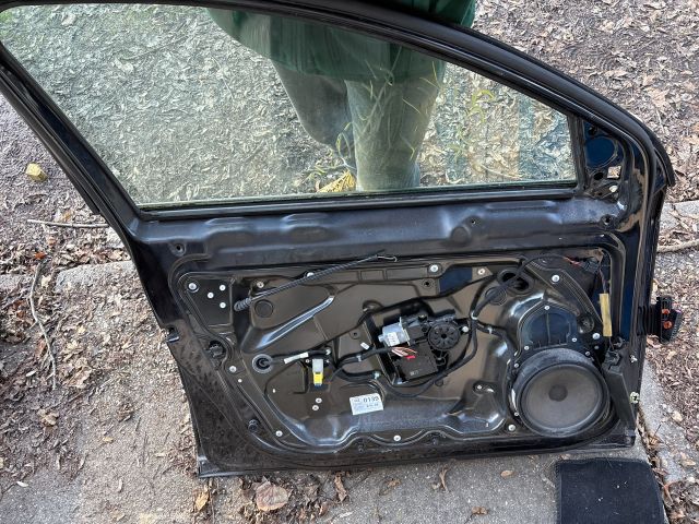 bontott VW PASSAT B7 Bal első Ajtó (Részeivel)