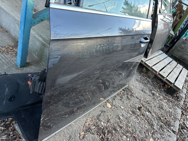 bontott VW PASSAT B7 Bal első Ajtó (Részeivel)