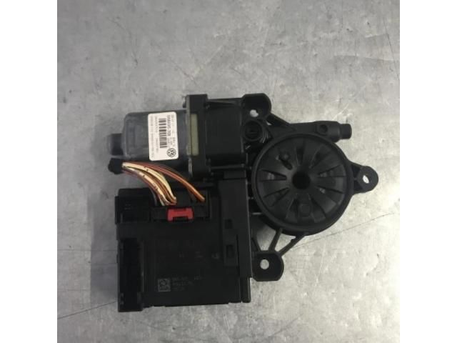 bontott VW PASSAT B7 Bal első Ajtó Vezérlőegység