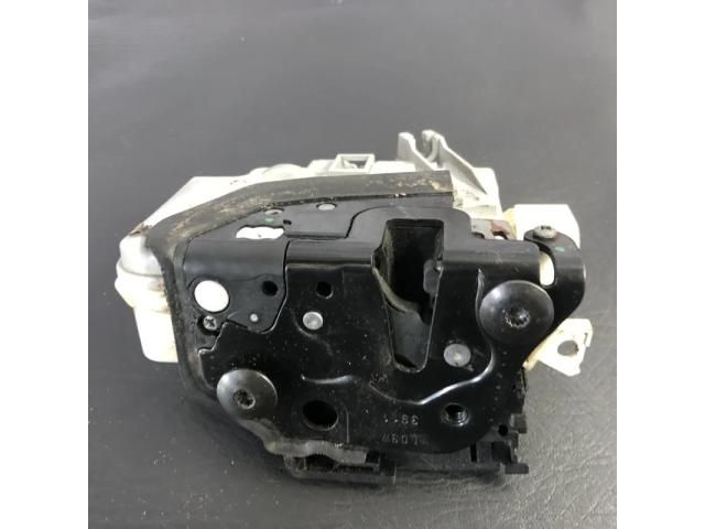 bontott VW PASSAT B7 Bal első Ajtózár