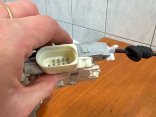 bontott VW PASSAT B7 Bal első Ajtózár