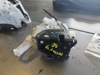 bontott VW PASSAT B7 Bal első Ajtózár