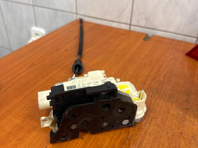 bontott VW PASSAT B7 Bal első Ajtózár