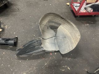 bontott VW PASSAT B7 Bal első Dobbetét (Kerékjárati, Műanyag)