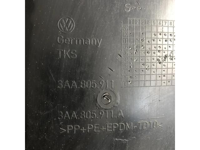 bontott VW PASSAT B7 Bal első Dobbetét (Kerékjárati, Műanyag)