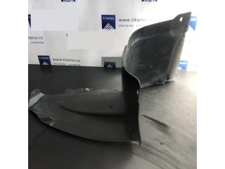 bontott VW PASSAT B7 Bal első Dobbetét (Kerékjárati, Műanyag)