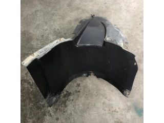 bontott VW PASSAT B7 Bal első Dobbetét (Kerékjárati, Műanyag)