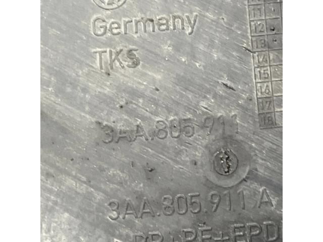 bontott VW PASSAT B7 Bal első Dobbetét (Kerékjárati, Műanyag)