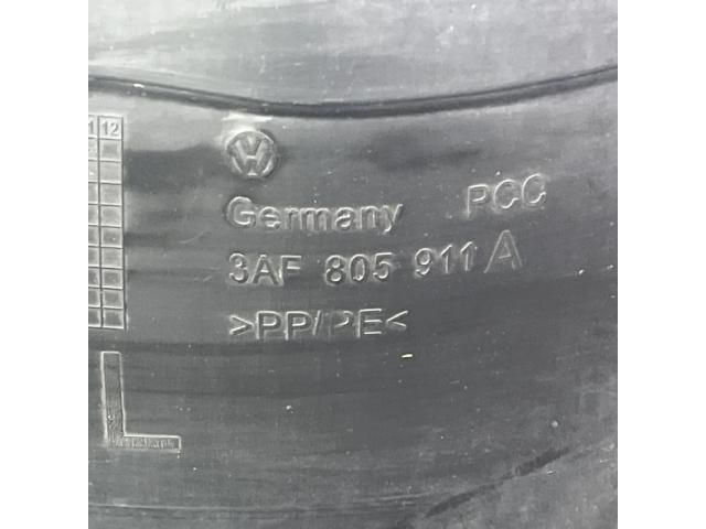 bontott VW PASSAT B7 Bal első Dobbetét (Kerékjárati, Műanyag)