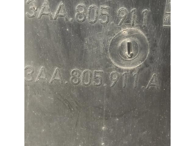 bontott VW PASSAT B7 Bal első Dobbetét (Kerékjárati, Műanyag)