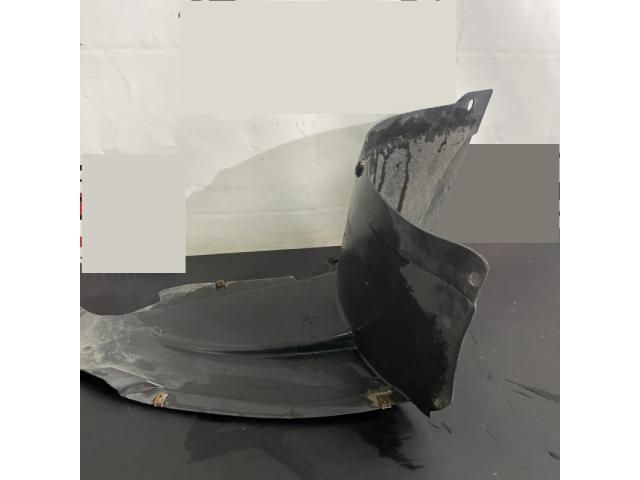 bontott VW PASSAT B7 Bal első Dobbetét (Kerékjárati, Műanyag)