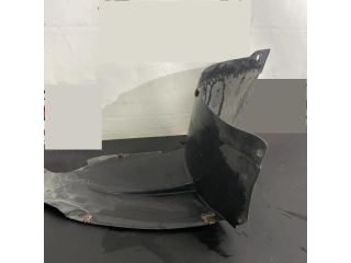 bontott VW PASSAT B7 Bal első Dobbetét (Kerékjárati, Műanyag)