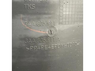 bontott VW PASSAT B7 Bal első Dobbetét (Kerékjárati, Műanyag)