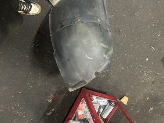 bontott VW PASSAT B7 Bal első Dobbetét (Kerékjárati, Műanyag)