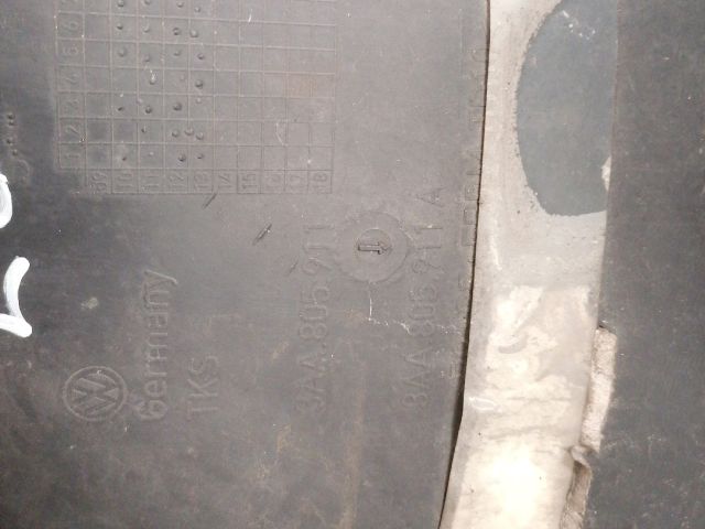 bontott VW PASSAT B7 Bal első Első Dobbetét (Kerékjárati, Műanyag)