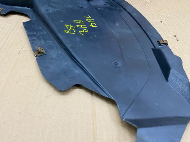 bontott VW PASSAT B7 Bal első Első Dobbetét (Kerékjárati, Műanyag)