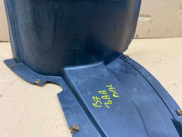 bontott VW PASSAT B7 Bal első Első Dobbetét (Kerékjárati, Műanyag)