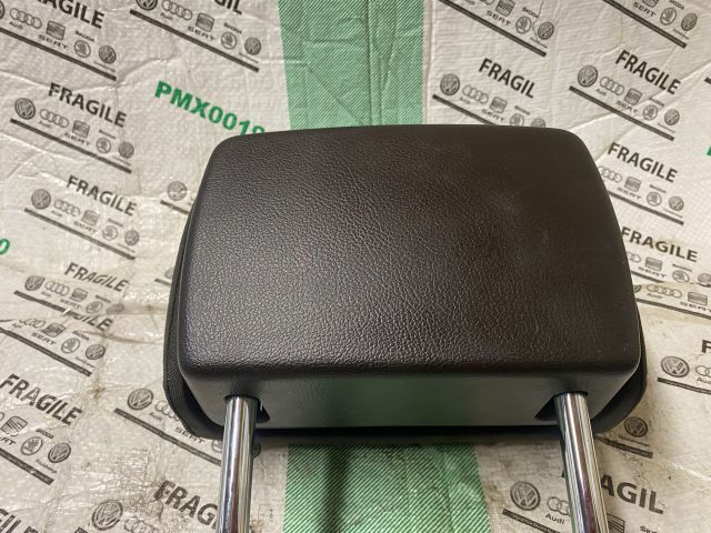 bontott VW PASSAT B7 Bal első Fejtámla