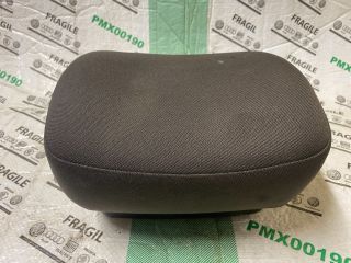 bontott VW PASSAT B7 Bal első Fejtámla