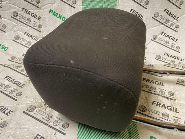 bontott VW PASSAT B7 Bal első Fejtámla